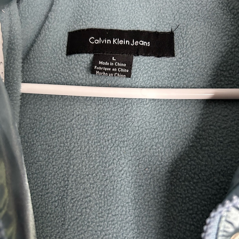 Calvin Klein Women’s Youth Metallic Puffer Jacket size Large - Picture 2 of 4